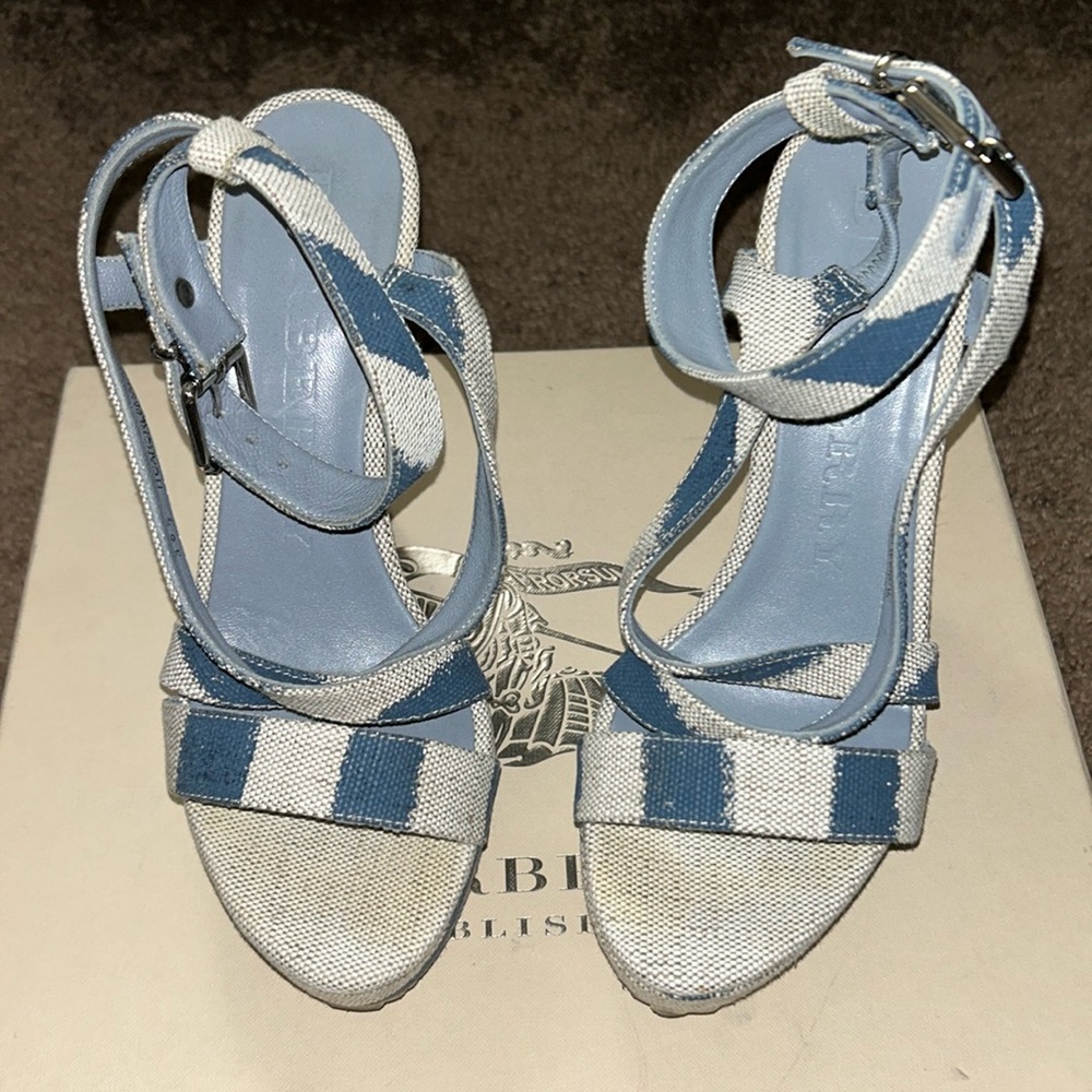 Women’s wedge sandals